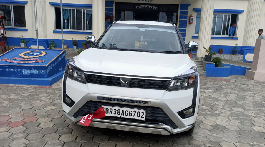 भारतीय कारमा नेपाली नम्बर प्लेट टाँसेर गुड्दै थिए, भेडेटारमा पक्राउ