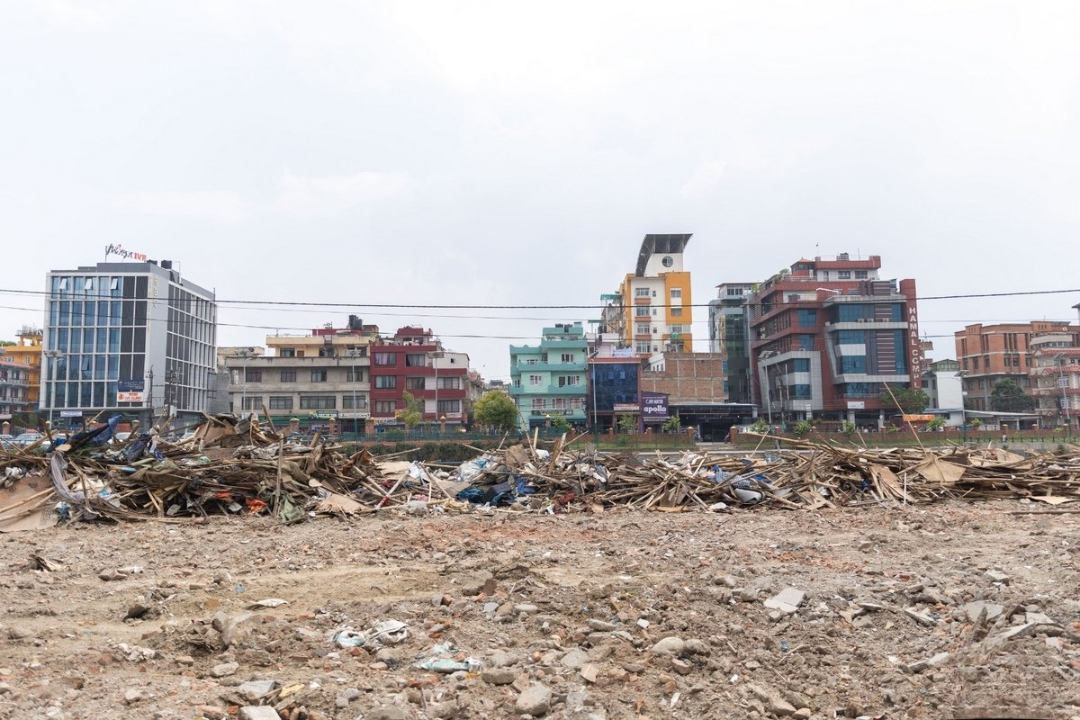 थापाथलीमा टहरा हटेपछि फेरियो बागमती किनारको मुहार: अस्तव्यस्तताको ठाउँमा अब खुला मैदान