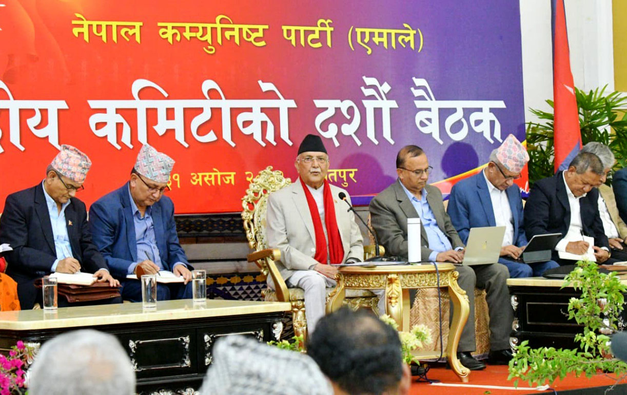 एमाले बैठकमा देउवाको चर्चा, ओलीको आलोचना
